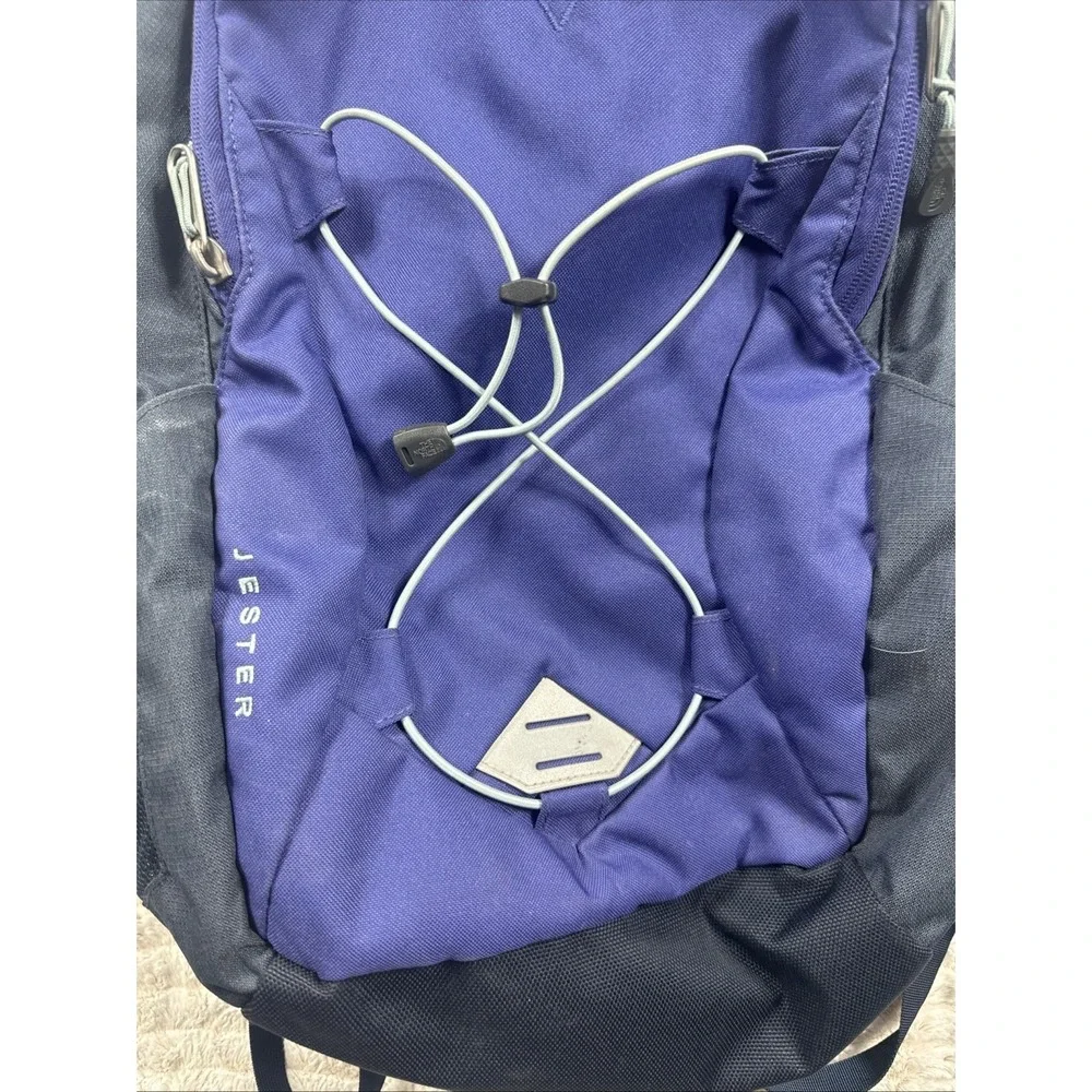 North Face Jester Backpack Blue 3 Space Padded Hiking School Excellent Very Nice